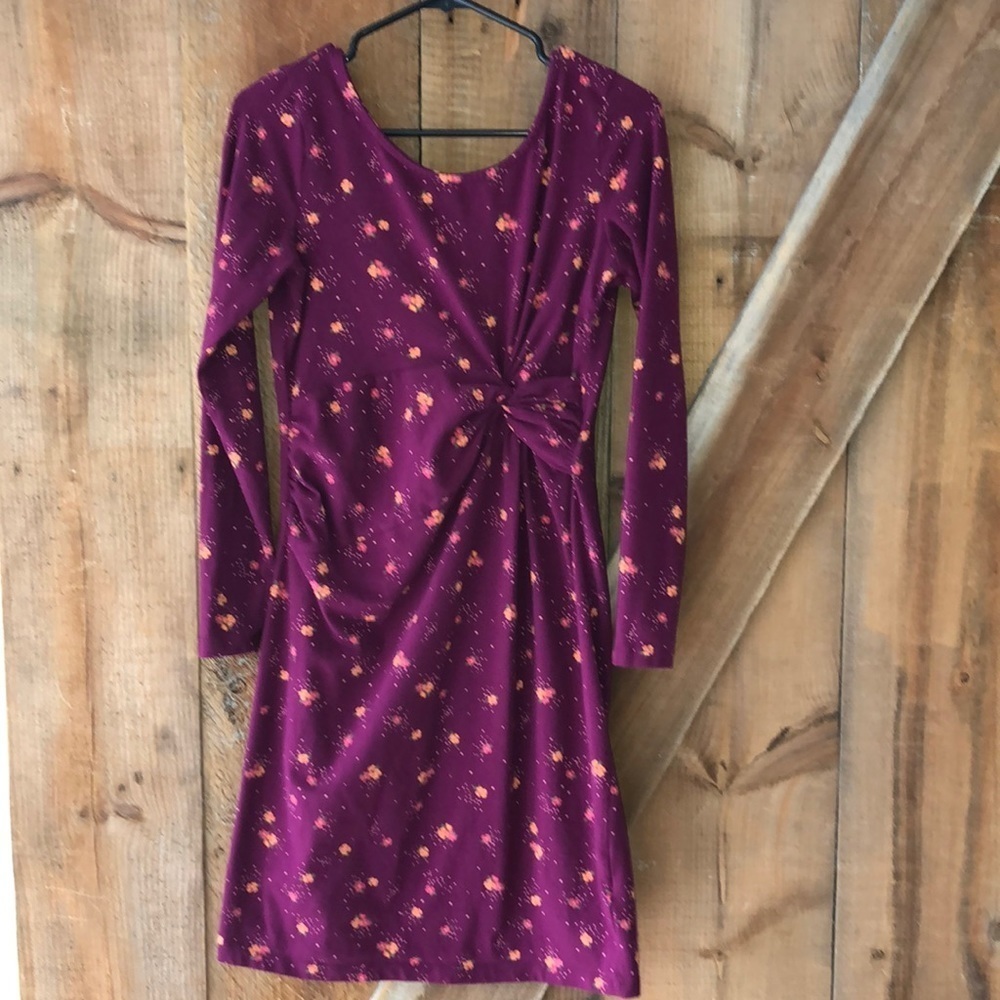 Old navy burgundy maternity dress size small